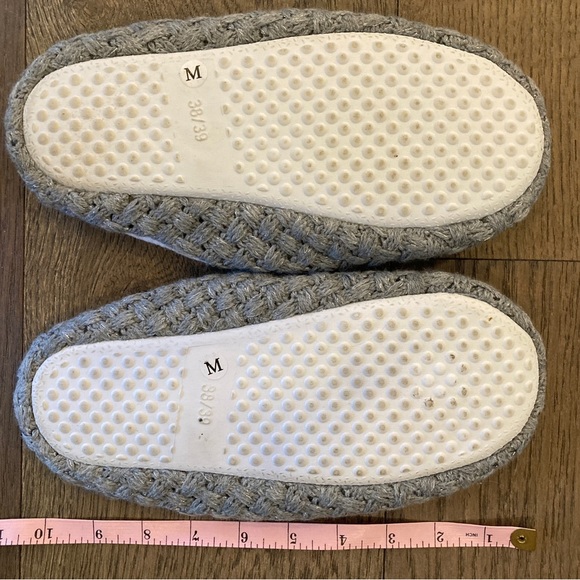 Ladies Soft Grey Slippers Medium - Picture 2 of 4